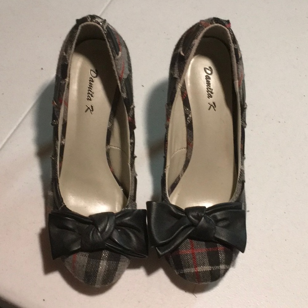 Heels - Picture 2 of 4